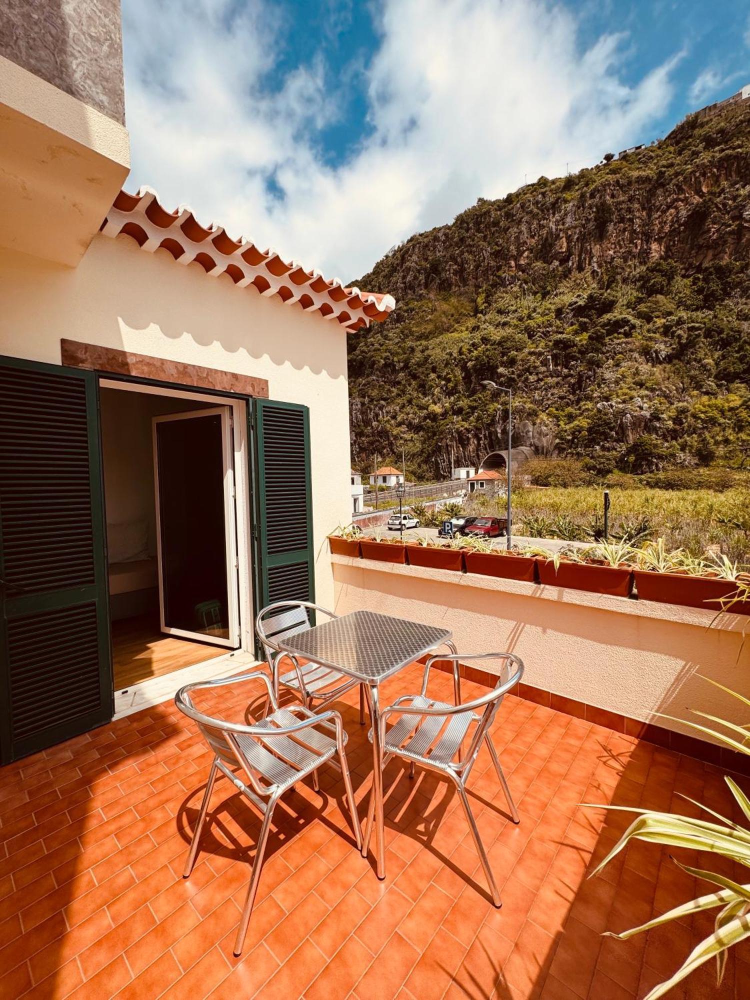 Vale Mar Guest Hotel Ribeira Brava Exterior photo